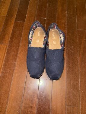 Toms Navy Canvas Slip-On Flats with Patterned Lining